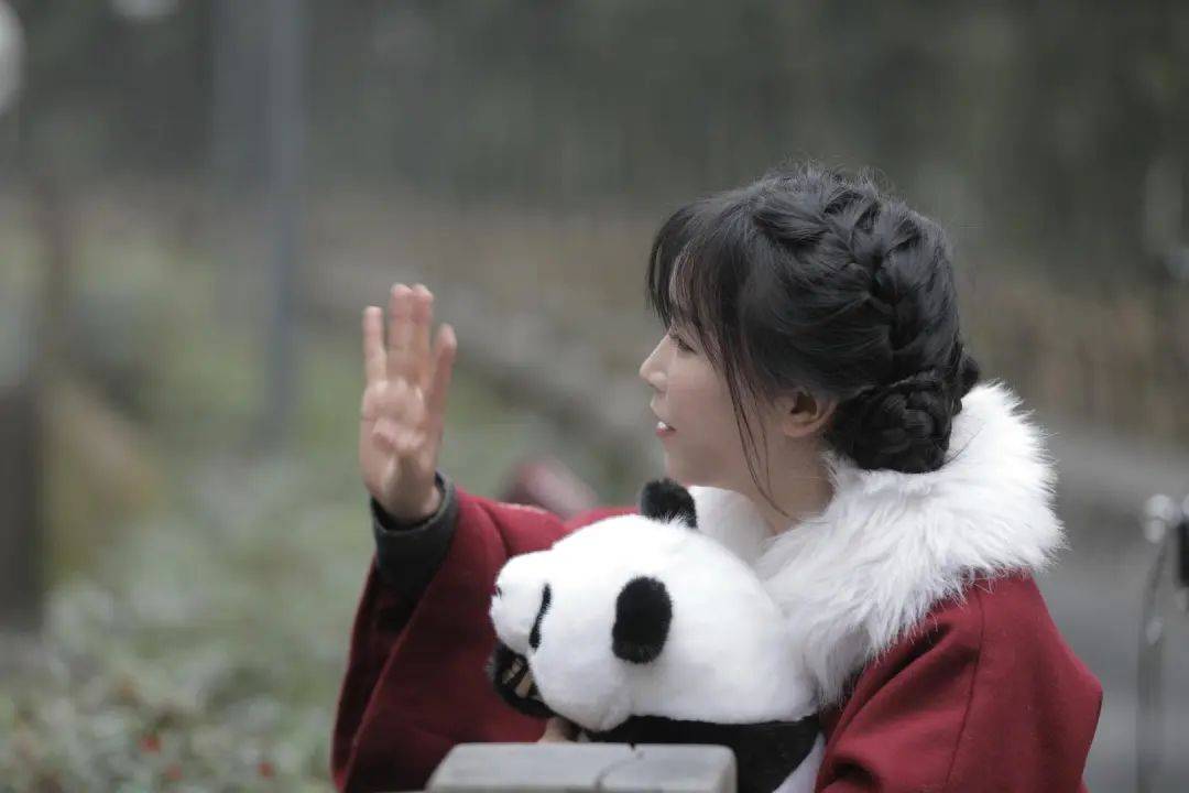断更3年后，李子柒再现身