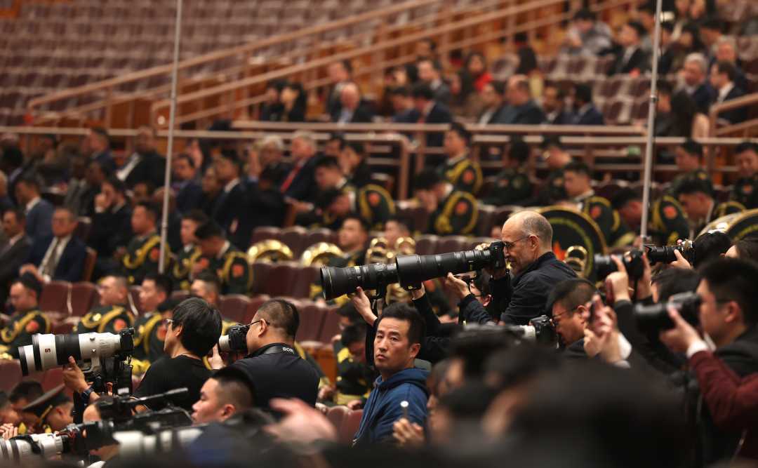 组图丨十四届全国人大三次会议举行闭幕会