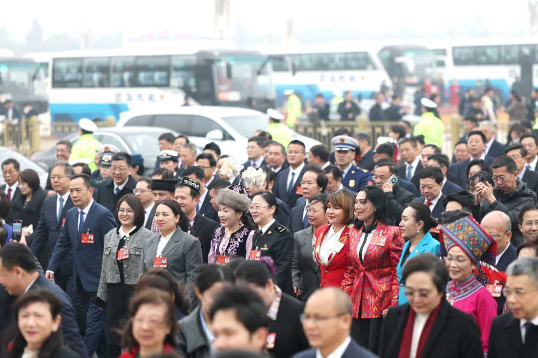 组图丨十四届全国人大三次会议举行闭幕会